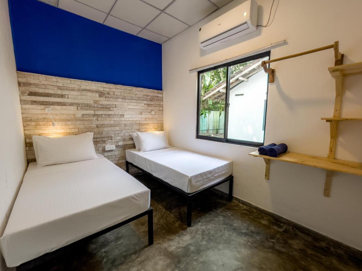 Lost & Found Hostel Weligama Exteriör bild