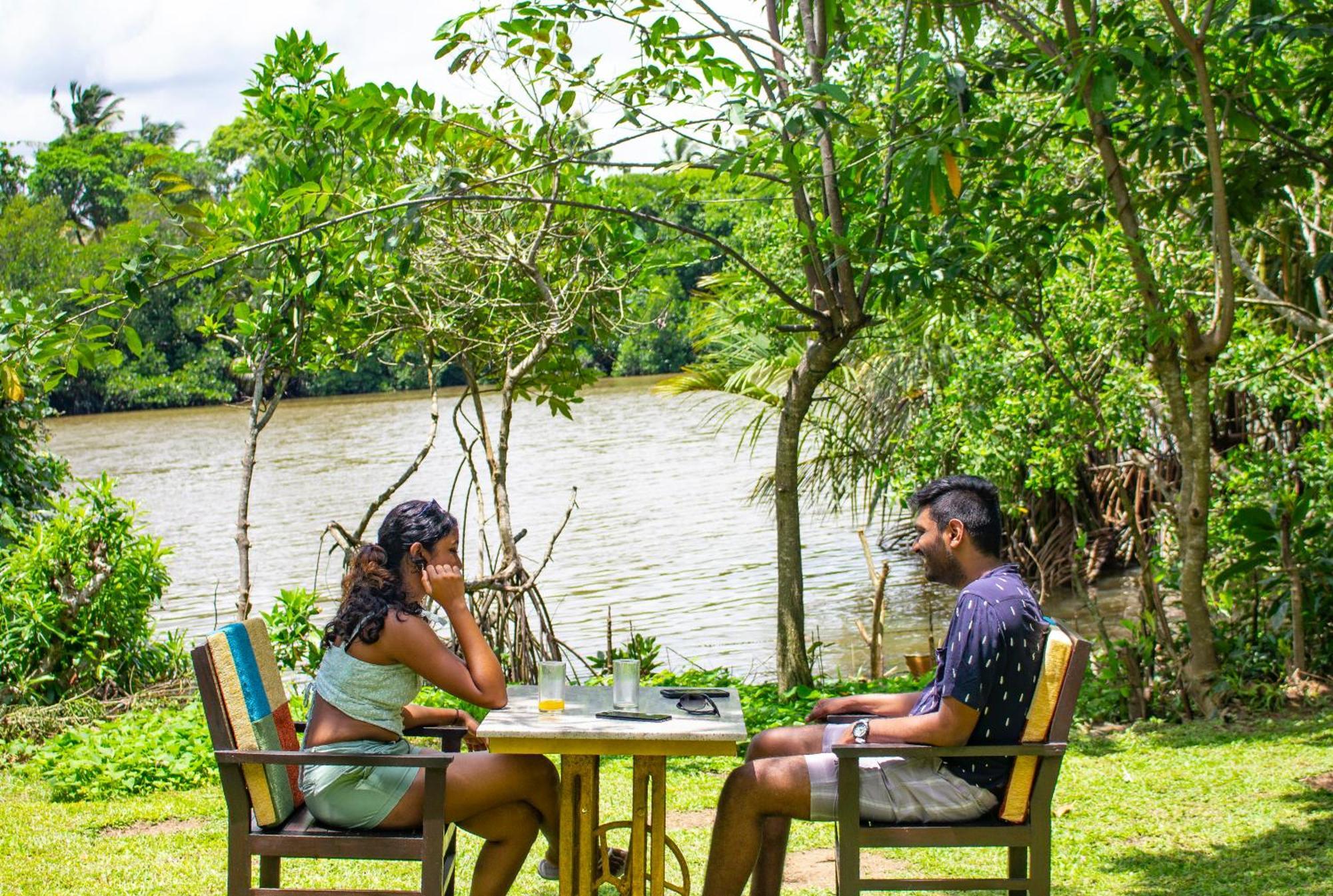 Lost & Found Hostel Weligama Exteriör bild